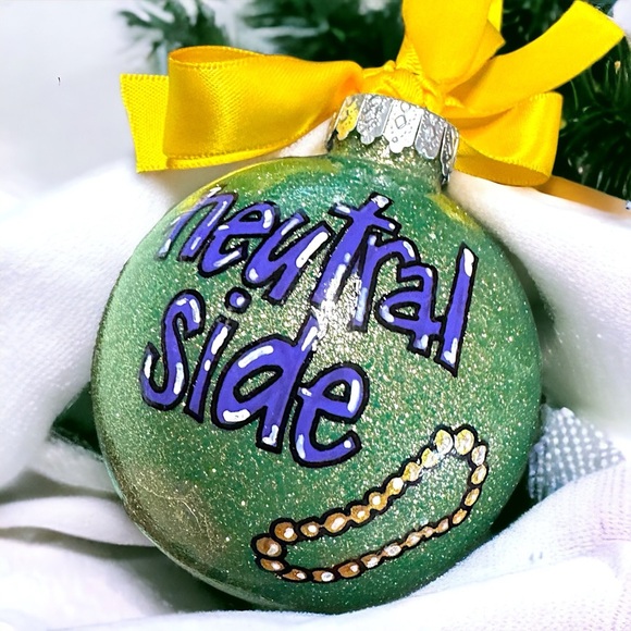2024 Christmas Ornament: Sidewalk Side/Neutral Ground (New Orleans Mardi Gras) - Picture 9 of 12
